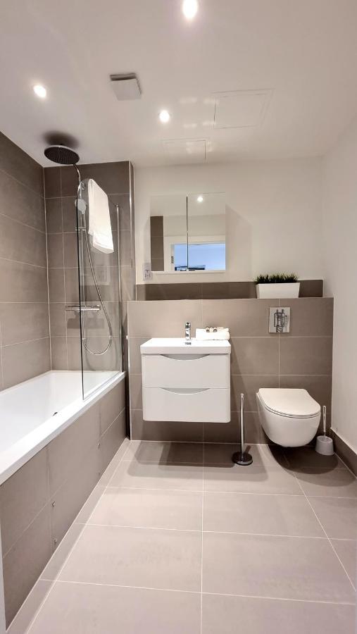 Roomspace Serviced Apartments - Kew Bridge Court Londen Buitenkant foto