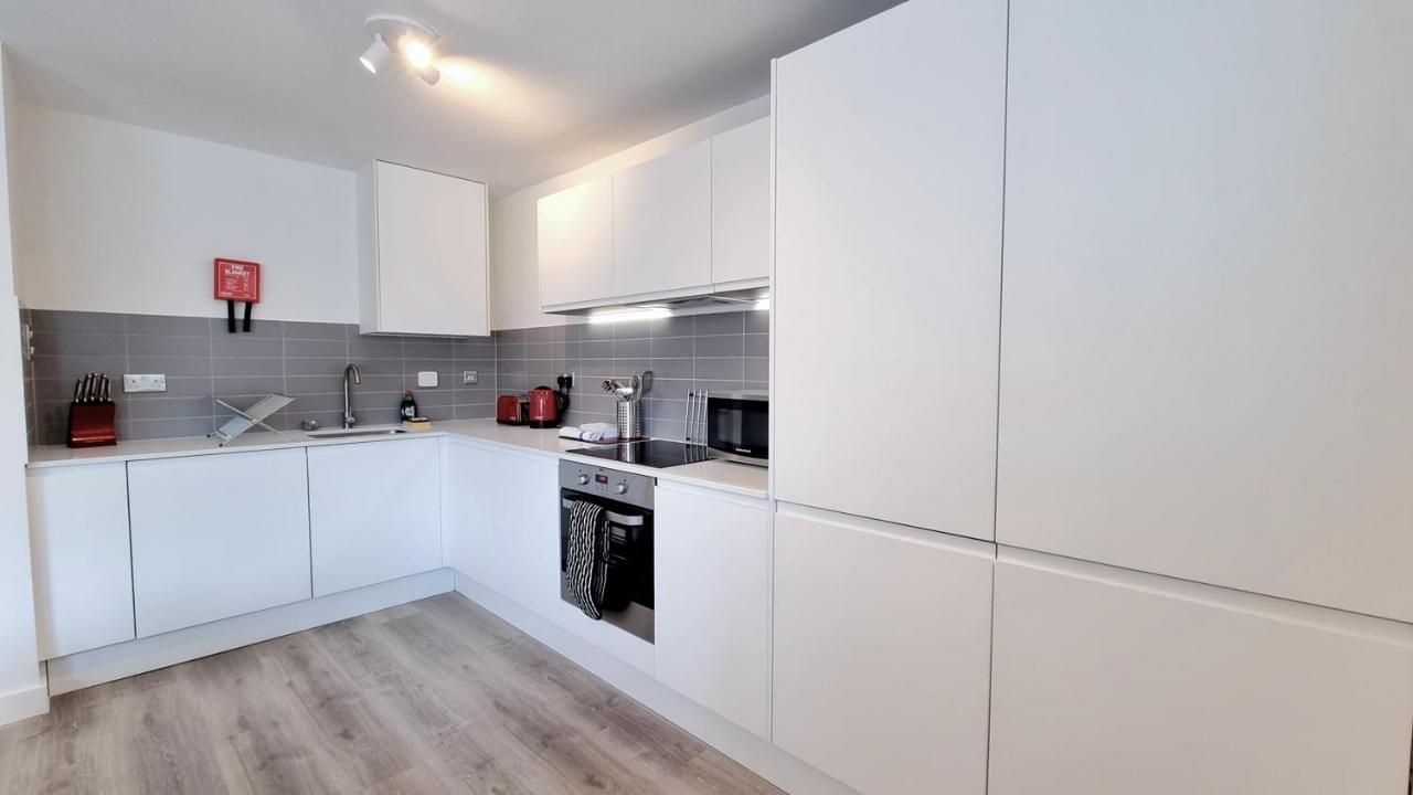 Roomspace Serviced Apartments - Kew Bridge Court Londen Buitenkant foto