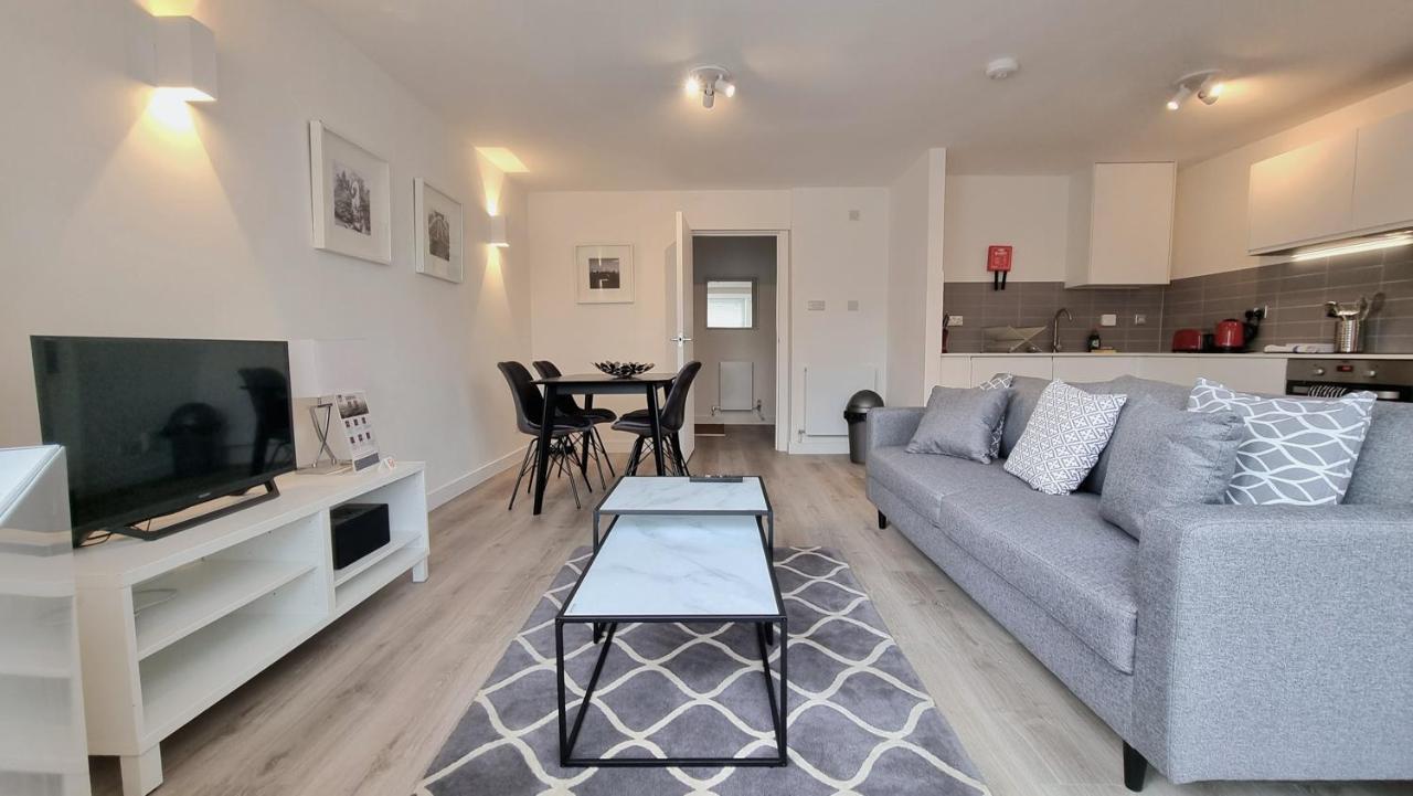 Roomspace Serviced Apartments - Kew Bridge Court Londen Buitenkant foto